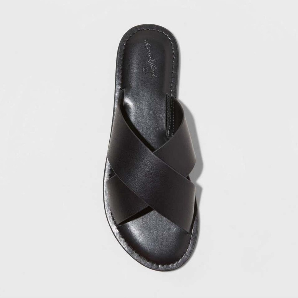 Universal Thread Black Faux Leather Casual Criss Cross Sandals Size 9
